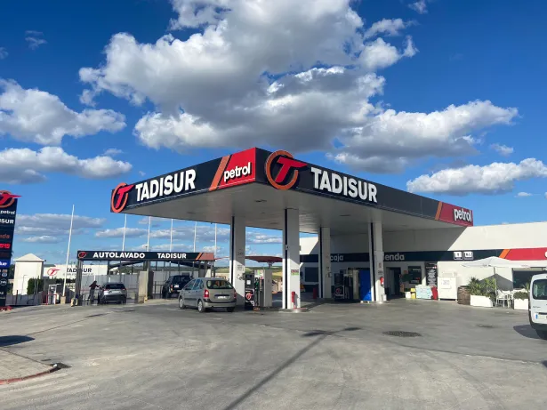 Tadisur - estación de servicio en la carlota